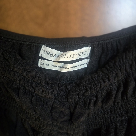 Urban Outfitters Black Textured Top - Picture 3 of 3